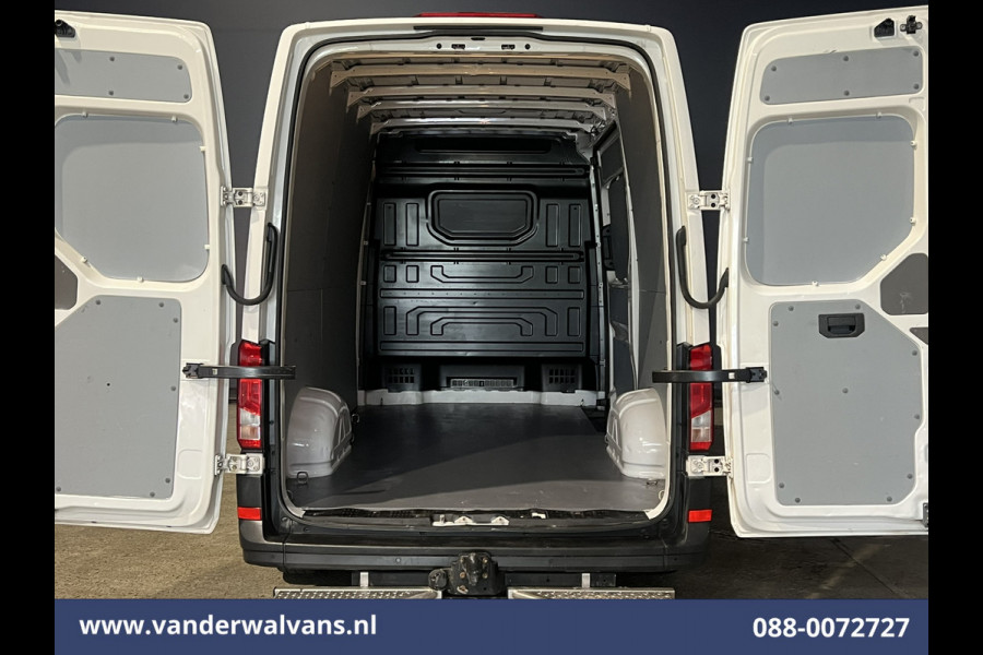 Volkswagen Crafter 2.0 TDI 140pk L3H3 L2H2 Euro6 Airco | 3000kg Trekhaak | Navigatie | Apple Carplay Android Auto, Cruisecontrol, Parkeersensoren, Bijrijdersbank