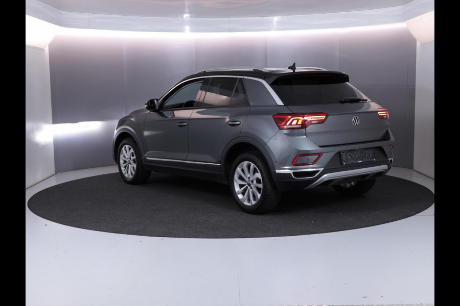 Volkswagen T-Roc 1.5 TSI Style 150 PK DSG | Trekhaak afneembaar | Navigatie | Stoel verwarming en massage | Alcantara |
