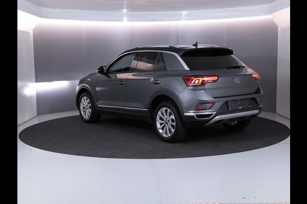Volkswagen T-Roc 1.5 TSI Style 150 PK DSG | Trekhaak afneembaar | Navigatie | Stoel verwarming en massage | Alcantara |