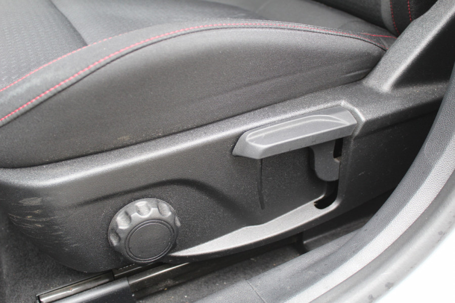 Ford FOCUS Wagon 1.5 EcoBoost 182PK ST-Line | Dealeronderhouden | Adaptieve Cruise | Winterpack | Navigatie
