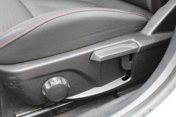 Ford FOCUS Wagon 1.5 EcoBoost 182PK ST-Line | Dealeronderhouden | Adaptieve Cruise | Winterpack | Navigatie