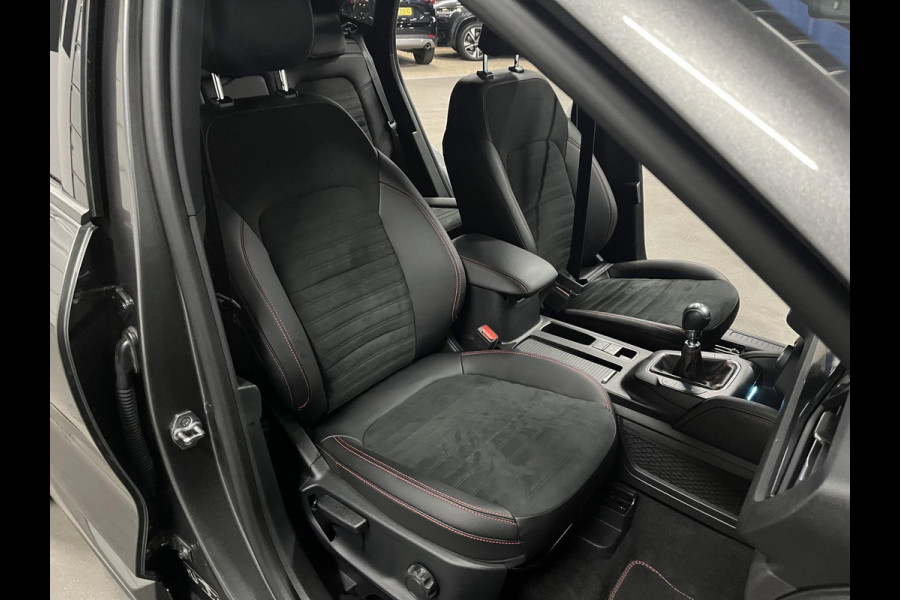 Ford Kuga 1.5 EcoBoost ST-Line X *1800 kg Trekgewicht* | Open dak | Trekhaak | Adapt. cruise control | Carplay | Stuur-/Stoelverwarming