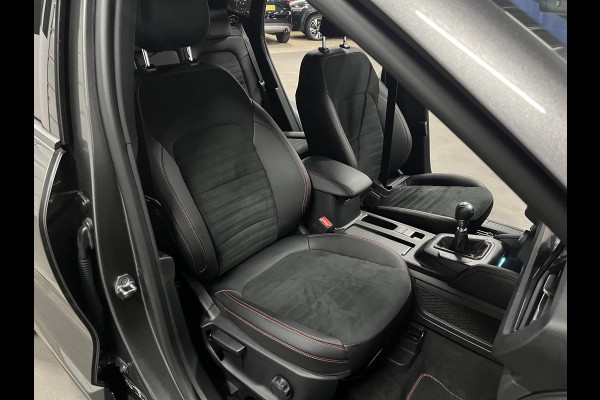 Ford Kuga 1.5 EcoBoost ST-Line X *1800 kg Trekgewicht* | Open dak | Trekhaak | Adapt. cruise control | Carplay | Stuur-/Stoelverwarming