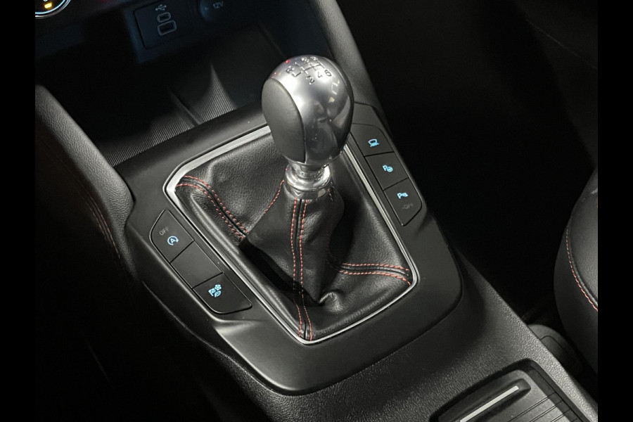 Ford Kuga 1.5 EcoBoost ST-Line X *1800 kg Trekgewicht* | Open dak | Trekhaak | Adapt. cruise control | Carplay | Stuur-/Stoelverwarming
