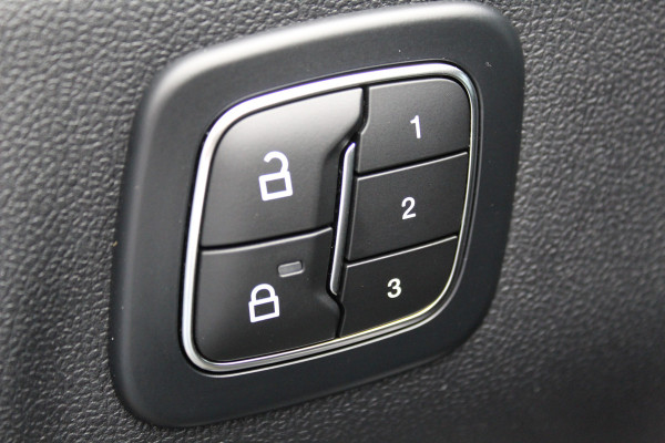 Ford Kuga 2.5-243pk PHEV ST-Line X.2100kg trekgewicht , Nieuw Model Panorama/schuif kantel dak , Trekhaak wegklapbaar,