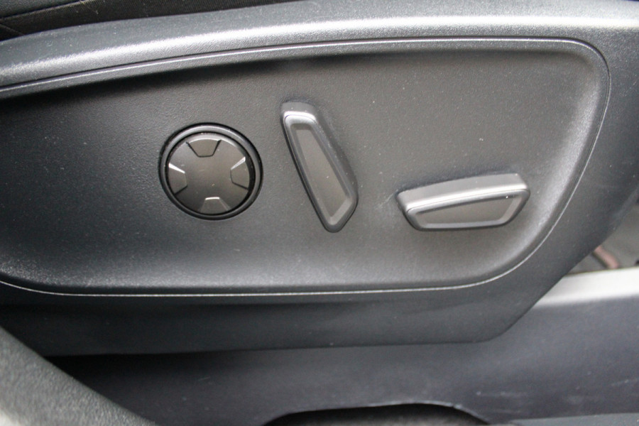 Ford Kuga 2.5-243pk PHEV ST-Line X.2100kg trekgewicht , Nieuw Model Panorama/schuif kantel dak , Trekhaak wegklapbaar,