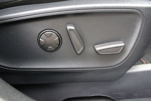 Ford Kuga 2.5-243pk PHEV ST-Line X.2100kg trekgewicht , Nieuw Model Panorama/schuif kantel dak , Trekhaak wegklapbaar,