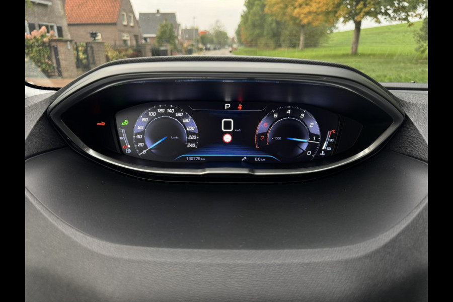 Peugeot 5008 1.6 e-THP Allure |Stoelverwarming|7 zitplaatsen|Apple Carplay|Full Led|Blind Spot|