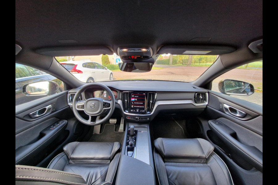 Volvo S60 2.0 B3 R-Design|Trekhaak|19-inch|Memory-stoelen|digi-dash|LED-koplampen|