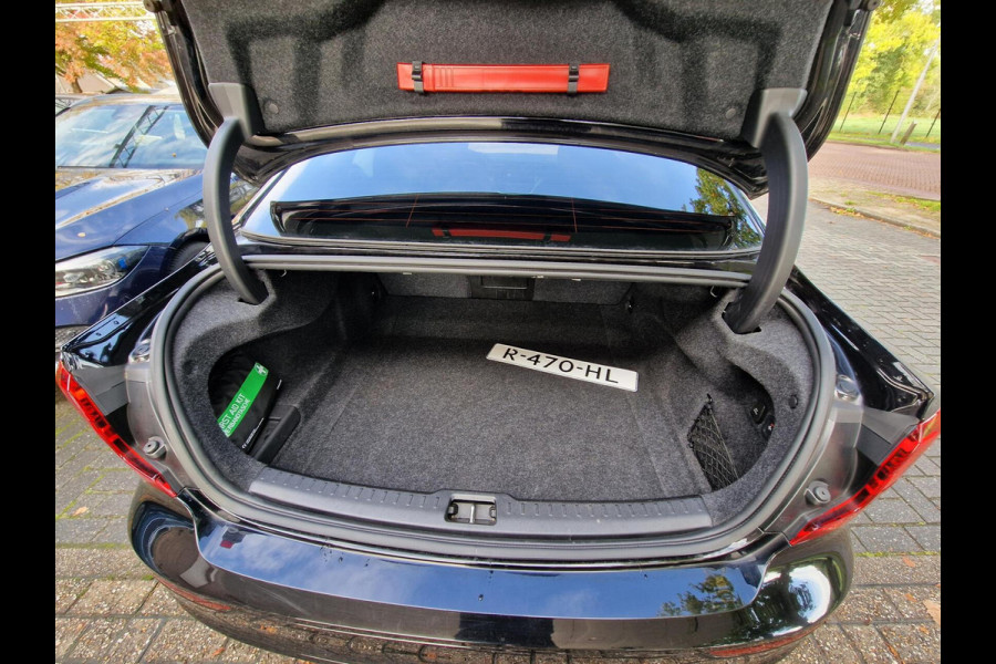 Volvo S60 2.0 B3 R-Design|Trekhaak|19-inch|Memory-stoelen|digi-dash|LED-koplampen|