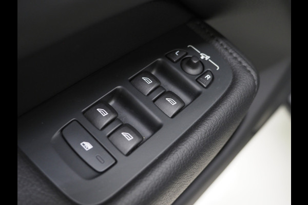 Volvo XC60 2.0 T6 AWD Recharge Long Range Inscription | Panoramadak | Pilot Assist | Camera | Keyless | Trekhaak | Carplay