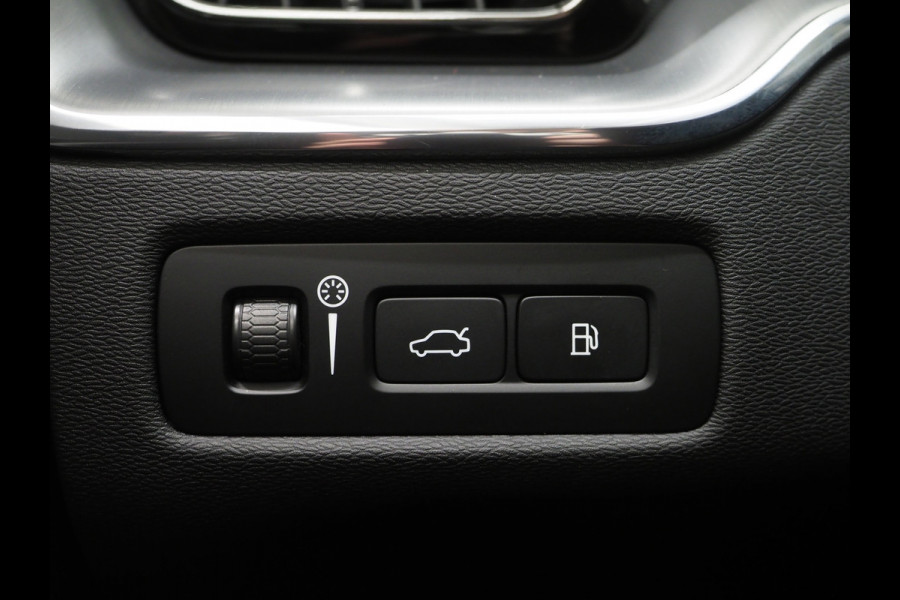 Volvo XC60 2.0 T6 AWD Recharge Long Range Inscription | Panoramadak | Pilot Assist | Camera | Keyless | Trekhaak | Carplay