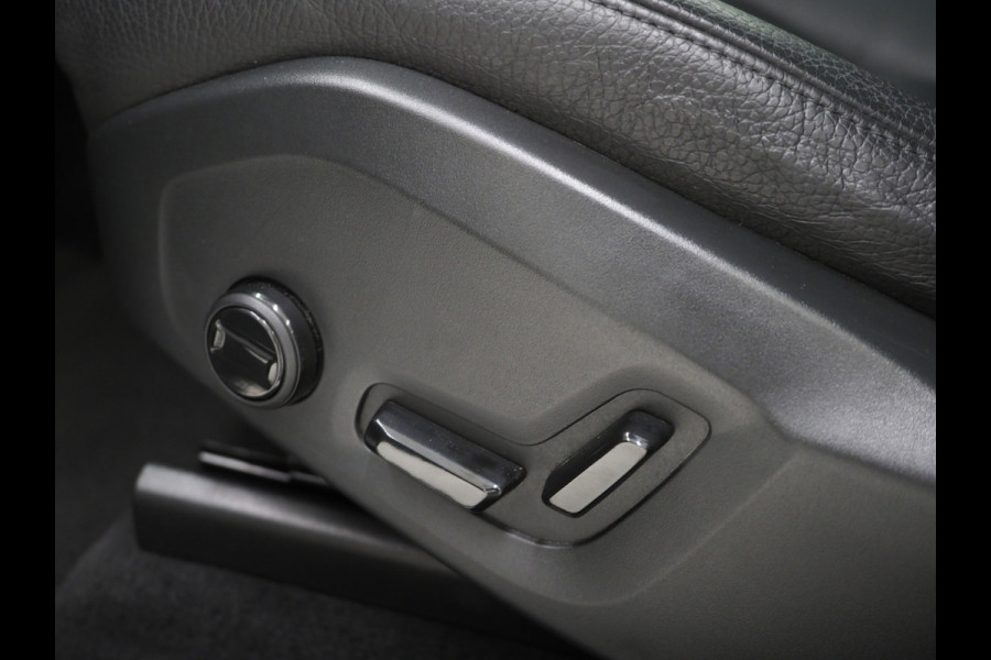 Volvo XC60 2.0 T6 AWD Recharge Long Range Inscription | Panoramadak | Pilot Assist | Camera | Keyless | Trekhaak | Carplay