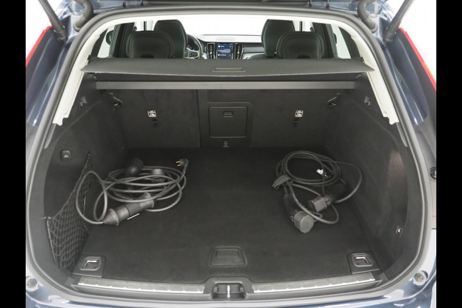 Volvo XC60 2.0 T6 AWD Recharge Long Range Inscription | Panoramadak | Pilot Assist | Camera | Keyless | Trekhaak | Carplay