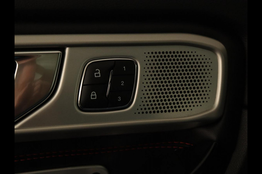 Ford Explorer Ford Explorer 3.0 V6 EcoBoost PHEV ST-Line 7-persoons | Panoramadak | Stoelventilatie | Leder | Trekhaak | Adaptive cruise | 360 Camera | Carplay | B&O Sound | Navigatie | Keyless
