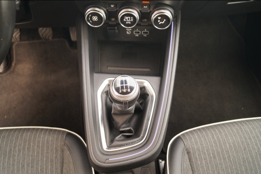 Renault Clio 1.0 TCe Intens -NAVI-ECC-PDC-LED-