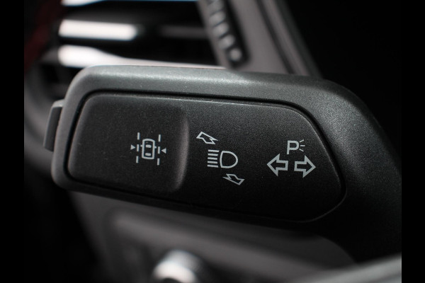 Ford Kuga 2.5 PHEV ST-Line X | Navigatie | Apple Carplay/Android Auto | Parkeersensoren | Camera | Adaptive Cruise Control | Blind Spot Assist | Elektrische achterklep | Stuurverwarming | Park Assist | LED-koplampen |