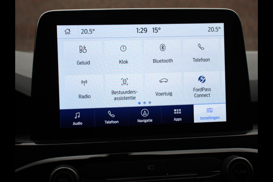 Ford Kuga 2.5 PHEV ST-Line X | Navigatie | Apple Carplay/Android Auto | Parkeersensoren | Camera | Adaptive Cruise Control | Blind Spot Assist | Elektrische achterklep | Stuurverwarming | Park Assist | LED-koplampen |