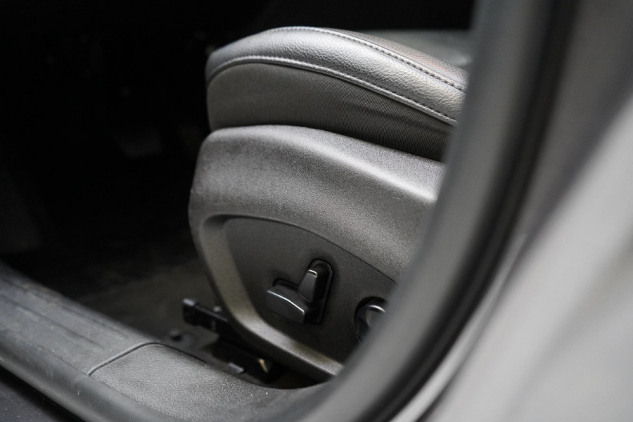 Jeep Compass 4xe 240 Plug-in Hybrid Electric S | Panoramadak | Trekhaak | Memory | Leder | Stuurwielverwarming