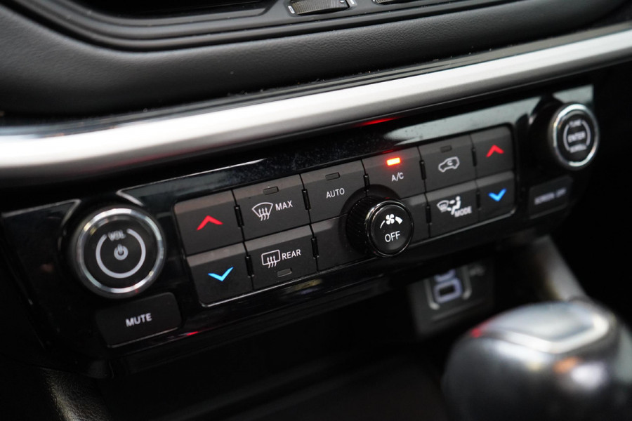 Jeep Compass 4xe 240 Plug-in Hybrid Electric S | Panoramadak | Trekhaak | Memory | Leder | Stuurwielverwarming