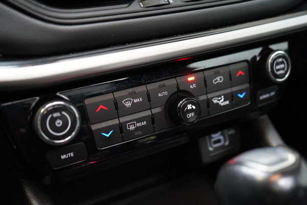 Jeep Compass 4xe 240 Plug-in Hybrid Electric S | Panoramadak | Trekhaak | Memory | Leder | Stuurwielverwarming