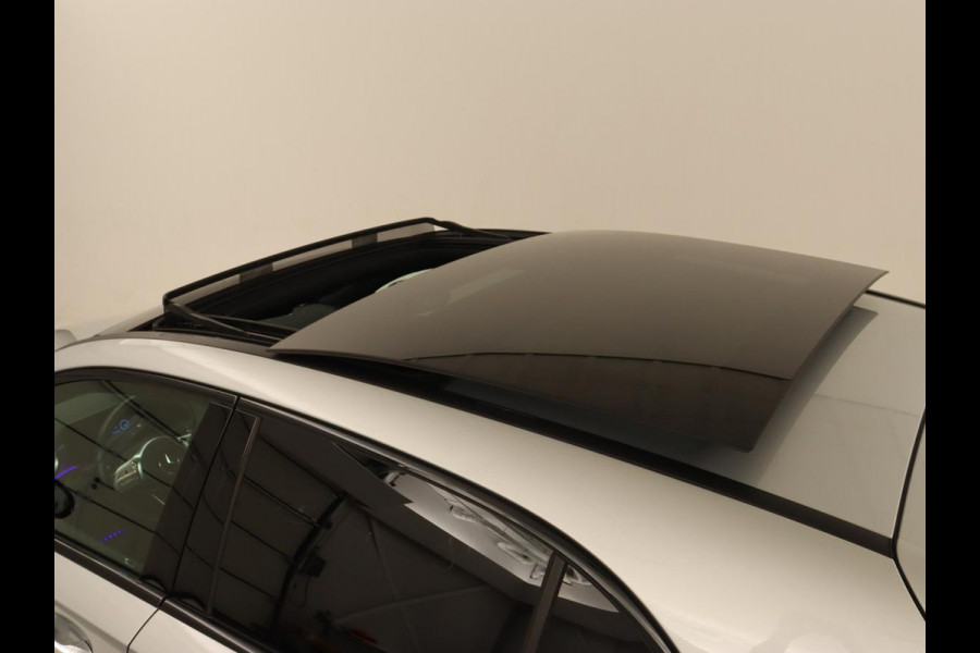 Mercedes-Benz A-Klasse 250e Business Solution AMG | Panoramadak | Stoelverwarming | Memory | Keyless | Leder/Alcantara | Matrix LED | Side Assist | Sfeerverlichting | Widescreen | PHEV | Plug In