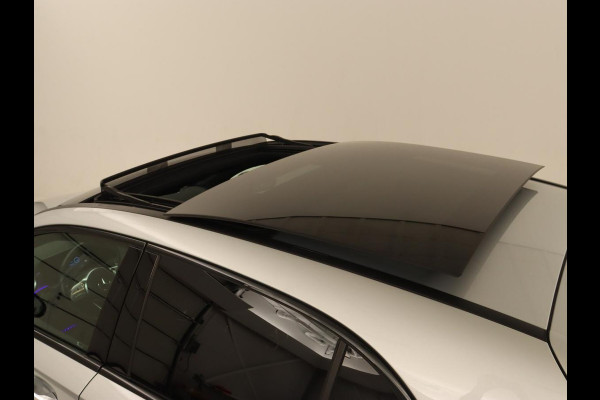 Mercedes-Benz A-Klasse 250e Business Solution AMG | Panoramadak | Stoelverwarming | Memory | Keyless | Leder/Alcantara | Matrix LED | Side Assist | Sfeerverlichting | Widescreen | PHEV | Plug In