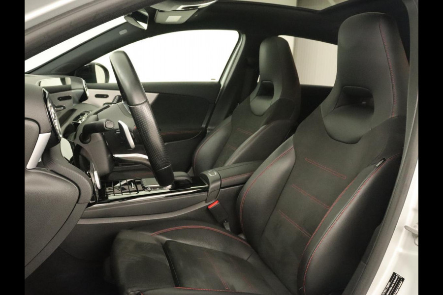 Mercedes-Benz A-Klasse 250e Business Solution AMG | Panoramadak | Stoelverwarming | Memory | Keyless | Leder/Alcantara | Matrix LED | Side Assist | Sfeerverlichting | Widescreen | PHEV | Plug In
