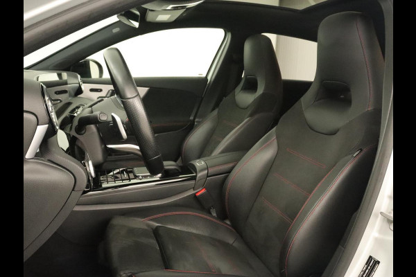 Mercedes-Benz A-Klasse 250e Business Solution AMG | Panoramadak | Stoelverwarming | Memory | Keyless | Leder/Alcantara | Matrix LED | Side Assist | Sfeerverlichting | Widescreen | PHEV | Plug In