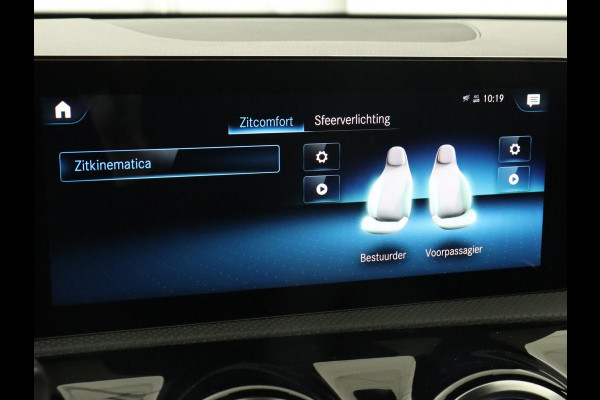 Mercedes-Benz A-Klasse 250e Business Solution AMG | Panoramadak | Stoelverwarming | Memory | Keyless | Leder/Alcantara | Matrix LED | Side Assist | Sfeerverlichting | Widescreen | PHEV | Plug In
