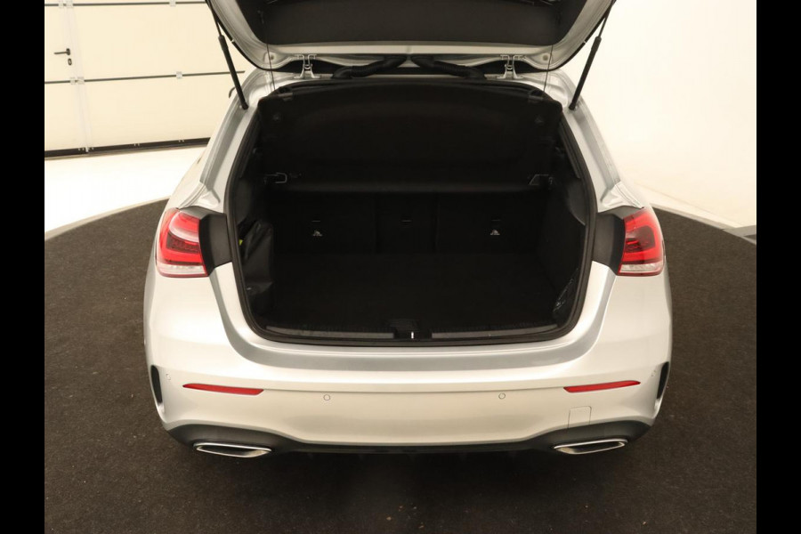 Mercedes-Benz A-Klasse 250e Business Solution AMG | Panoramadak | Stoelverwarming | Memory | Keyless | Leder/Alcantara | Matrix LED | Side Assist | Sfeerverlichting | Widescreen | PHEV | Plug In