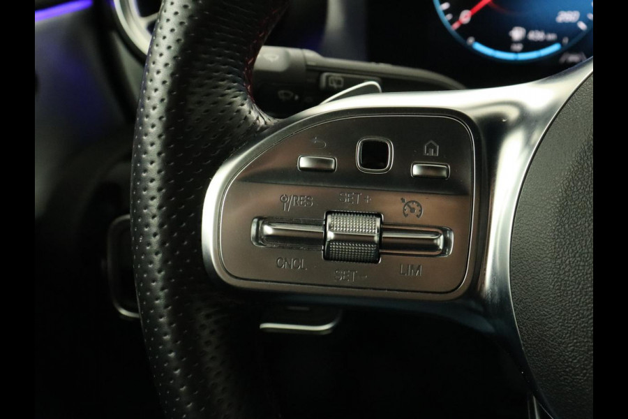 Mercedes-Benz A-Klasse 250e Business Solution AMG | Panoramadak | Stoelverwarming | Memory | Keyless | Leder/Alcantara | Matrix LED | Side Assist | Sfeerverlichting | Widescreen | PHEV | Plug In