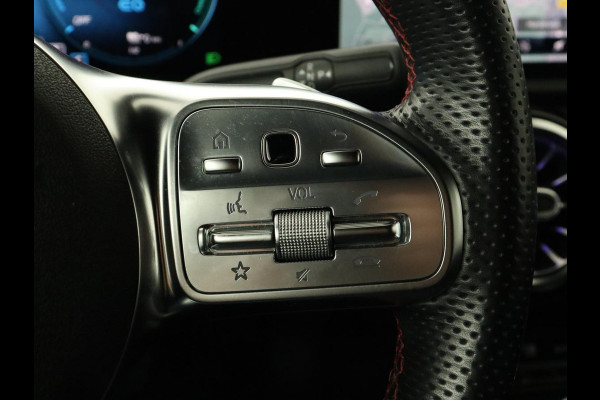 Mercedes-Benz A-Klasse 250e Business Solution AMG | Panoramadak | Stoelverwarming | Memory | Keyless | Leder/Alcantara | Matrix LED | Side Assist | Sfeerverlichting | Widescreen | PHEV | Plug In