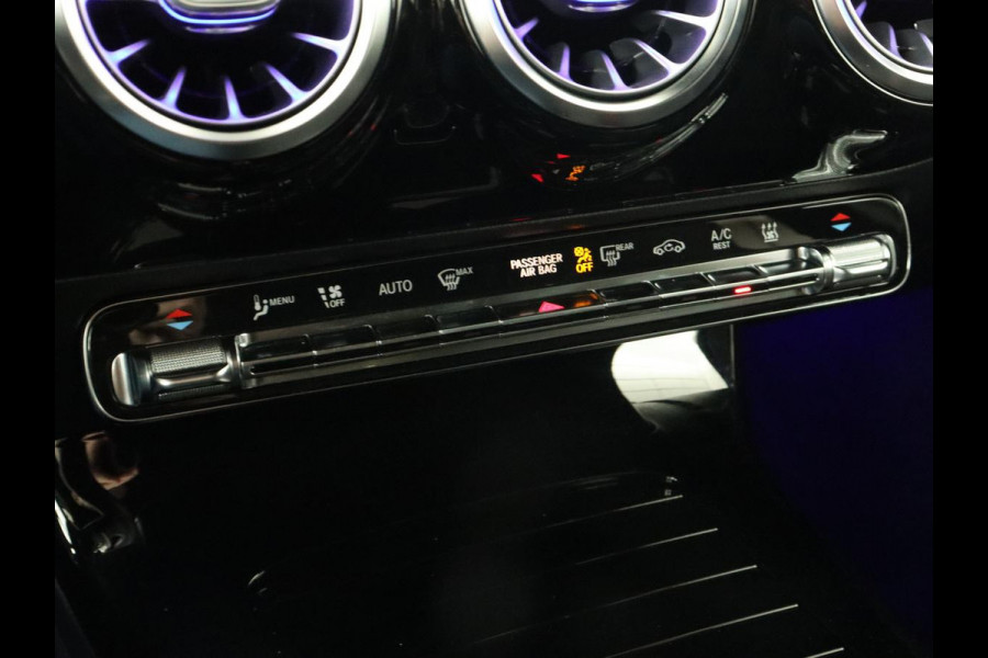 Mercedes-Benz A-Klasse 250e Business Solution AMG | Panoramadak | Stoelverwarming | Memory | Keyless | Leder/Alcantara | Matrix LED | Side Assist | Sfeerverlichting | Widescreen | PHEV | Plug In
