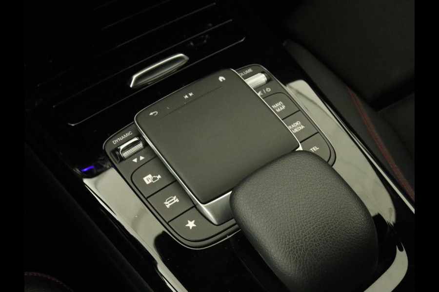 Mercedes-Benz A-Klasse 250e Business Solution AMG | Panoramadak | Stoelverwarming | Memory | Keyless | Leder/Alcantara | Matrix LED | Side Assist | Sfeerverlichting | Widescreen | PHEV | Plug In