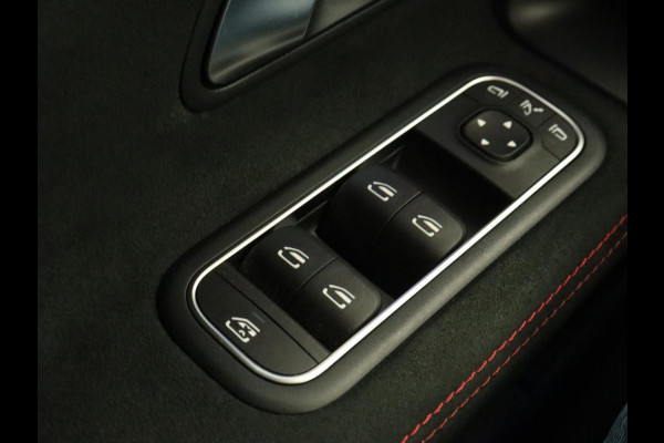 Mercedes-Benz A-Klasse 250e Business Solution AMG | Panoramadak | Stoelverwarming | Memory | Keyless | Leder/Alcantara | Matrix LED | Side Assist | Sfeerverlichting | Widescreen | PHEV | Plug In