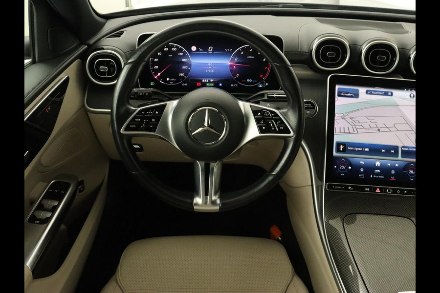 Mercedes-Benz C-Klasse 200 Launch Edition Luxury Line | Panoramadak | Trekhaak | Leder | Stoelverwarming | Carplay | Camera | Sfeerverlichting | Navigatie | 18'' | Getint glas