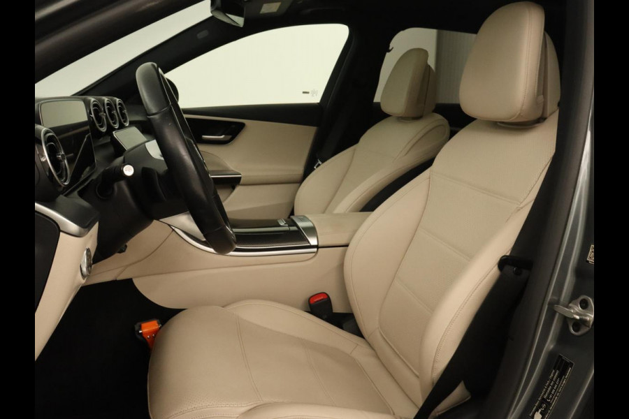 Mercedes-Benz C-Klasse 200 Launch Edition Luxury Line | Panoramadak | Trekhaak | Leder | Stoelverwarming | Carplay | Camera | Sfeerverlichting | Navigatie | 18'' | Getint glas
