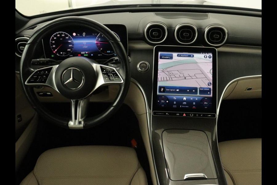 Mercedes-Benz C-Klasse 200 Launch Edition Luxury Line | Panoramadak | Trekhaak | Leder | Stoelverwarming | Carplay | Camera | Sfeerverlichting | Navigatie | 18'' | Getint glas