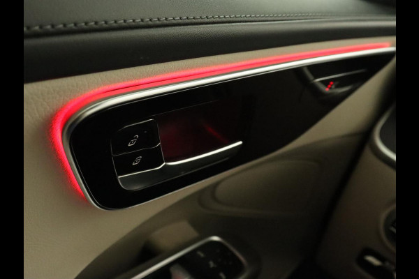 Mercedes-Benz C-Klasse 200 Launch Edition Luxury Line | Panoramadak | Trekhaak | Leder | Stoelverwarming | Carplay | Camera | Sfeerverlichting | Navigatie | 18'' | Getint glas