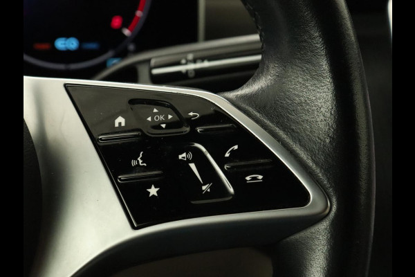 Mercedes-Benz C-Klasse 200 Launch Edition Luxury Line | Panoramadak | Trekhaak | Leder | Stoelverwarming | Carplay | Camera | Sfeerverlichting | Navigatie | 18'' | Getint glas