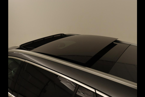 Mercedes-Benz C-Klasse 200 Launch Edition Luxury Line | Panoramadak | Trekhaak | Leder | Stoelverwarming | Carplay | Camera | Sfeerverlichting | Navigatie | 18'' | Getint glas