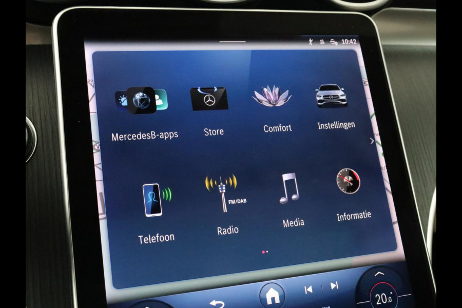 Mercedes-Benz C-Klasse 200 Launch Edition Luxury Line | Panoramadak | Trekhaak | Leder | Stoelverwarming | Carplay | Camera | Sfeerverlichting | Navigatie | 18'' | Getint glas