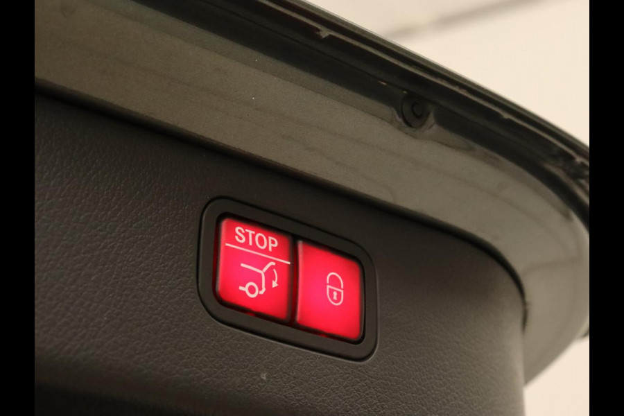 Mercedes-Benz C-Klasse 200 Launch Edition Luxury Line | Panoramadak | Trekhaak | Leder | Stoelverwarming | Carplay | Camera | Sfeerverlichting | Navigatie | 18'' | Getint glas