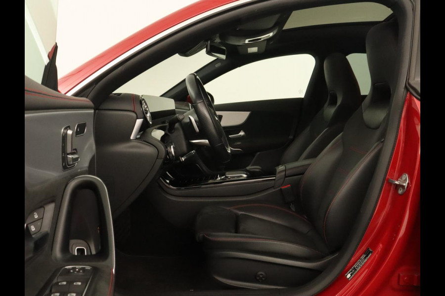 Mercedes-Benz CLA-Klasse 200 Business Solution AMG | Panoramadak | Stoelverwarming | Adaptive cruise | Camera | Memory | Matrix LED | Keyless | Sfeerverlichting | Widescreen