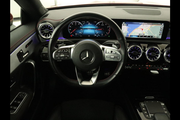 Mercedes-Benz CLA-Klasse 200 Business Solution AMG | Panoramadak | Stoelverwarming | Adaptive cruise | Camera | Memory | Matrix LED | Keyless | Sfeerverlichting | Widescreen
