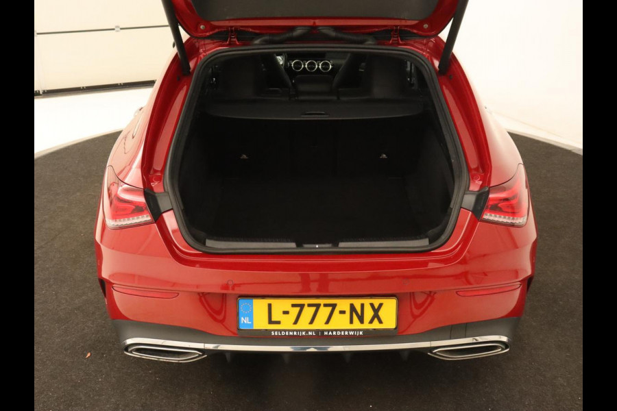 Mercedes-Benz CLA-Klasse 200 Business Solution AMG | Panoramadak | Stoelverwarming | Adaptive cruise | Camera | Memory | Matrix LED | Keyless | Sfeerverlichting | Widescreen