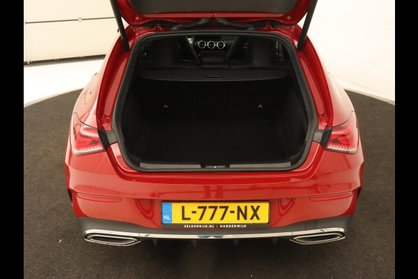 Mercedes-Benz CLA-Klasse 200 Business Solution AMG | Panoramadak | Stoelverwarming | Adaptive cruise | Camera | Memory | Matrix LED | Keyless | Sfeerverlichting | Widescreen