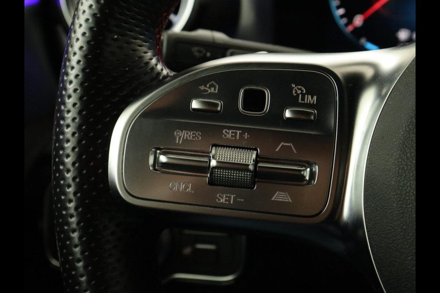 Mercedes-Benz CLA-Klasse 200 Business Solution AMG | Panoramadak | Stoelverwarming | Adaptive cruise | Camera | Memory | Matrix LED | Keyless | Sfeerverlichting | Widescreen