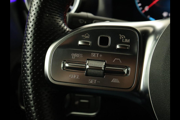 Mercedes-Benz CLA-Klasse 200 Business Solution AMG | Panoramadak | Stoelverwarming | Adaptive cruise | Camera | Memory | Matrix LED | Keyless | Sfeerverlichting | Widescreen